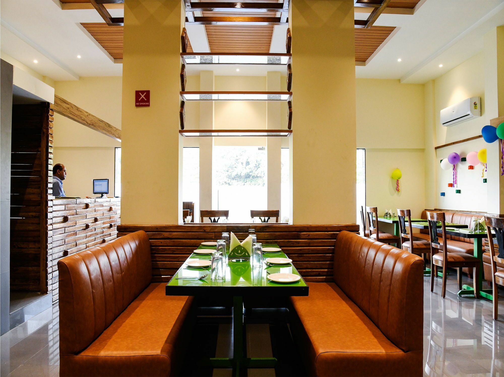 Oyo 10352 Hotel Vishwas Yerandwane Dış mekan fotoğraf